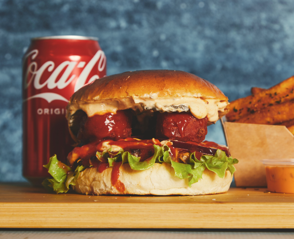 Burger med salat og dressing fra Burger Foodtruck