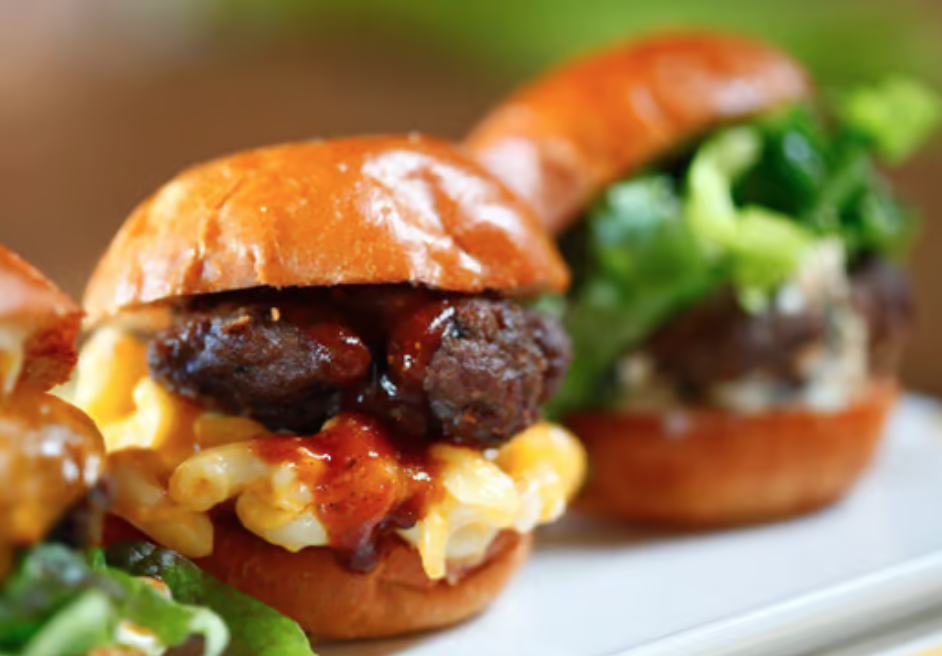 Sliders med salat tæt på